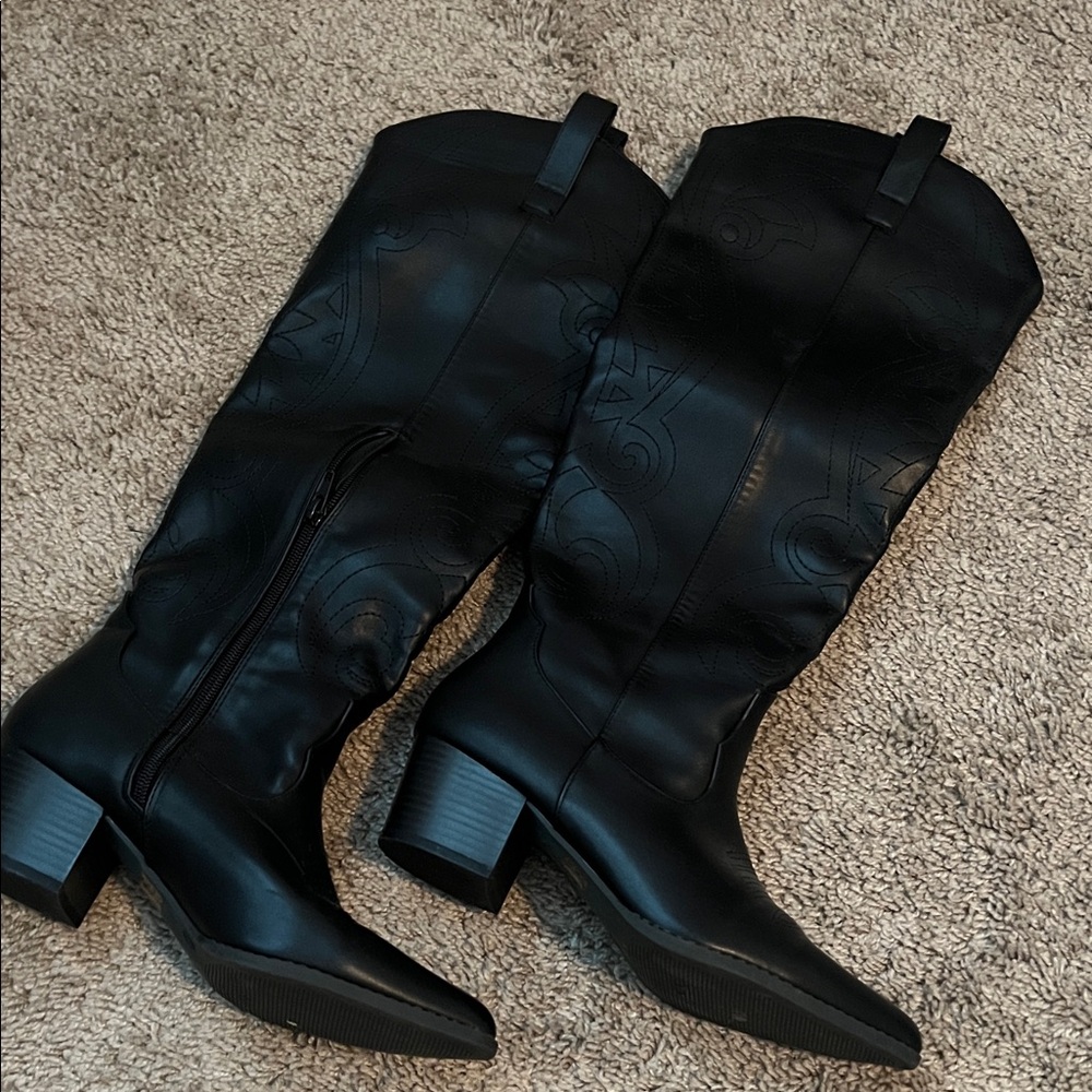 Forever 21 Black Western Boots